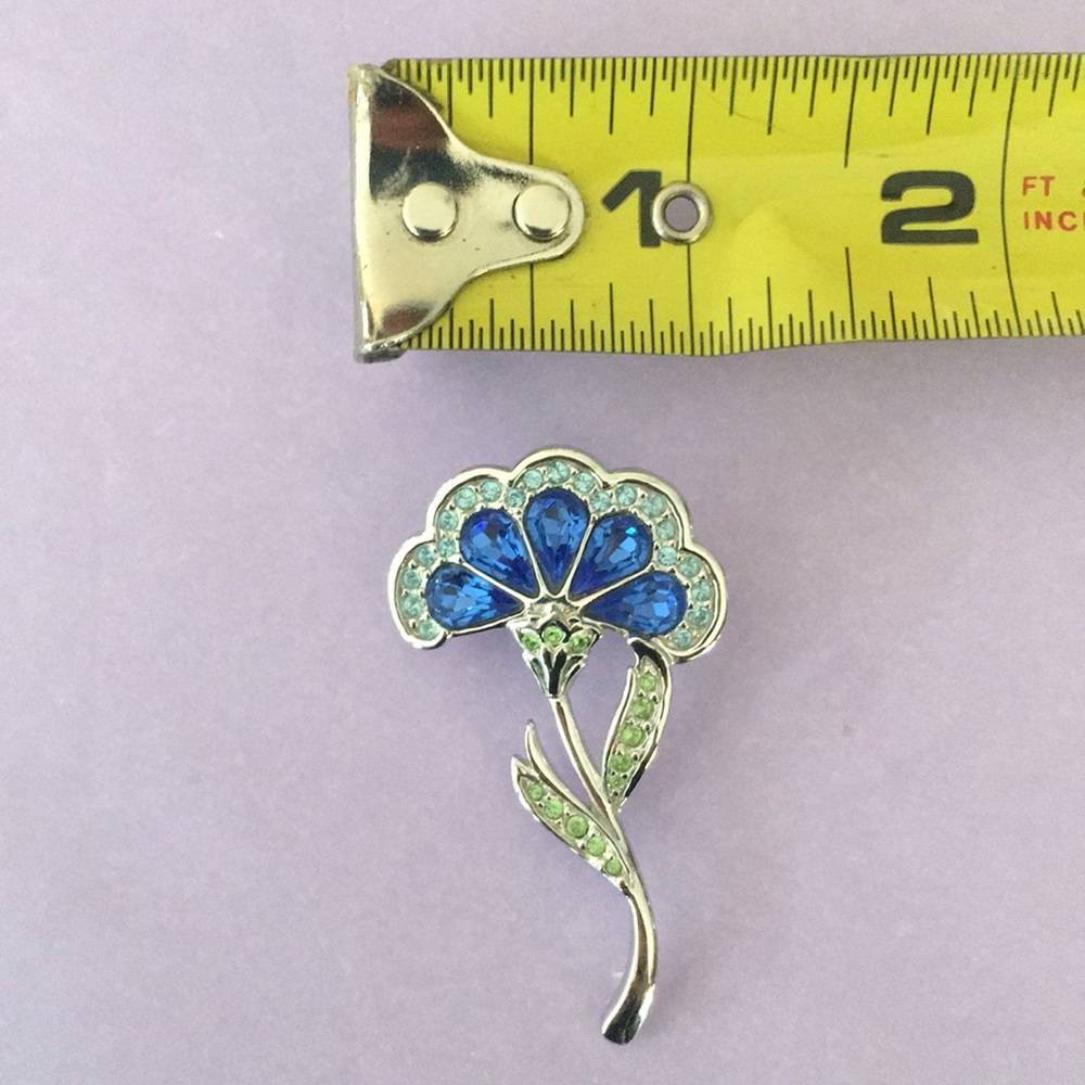 Authentic Swarovski Crystal Pin - Picture 3 of 7